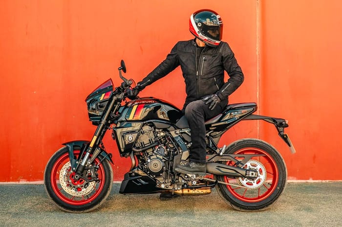 Suzuki GSX-8TT left side profile static image